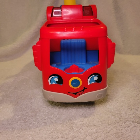 Fisher Price Little People Helping Others Fire Truck w/ Lights & Sounds Tested - Picture 2 of 8